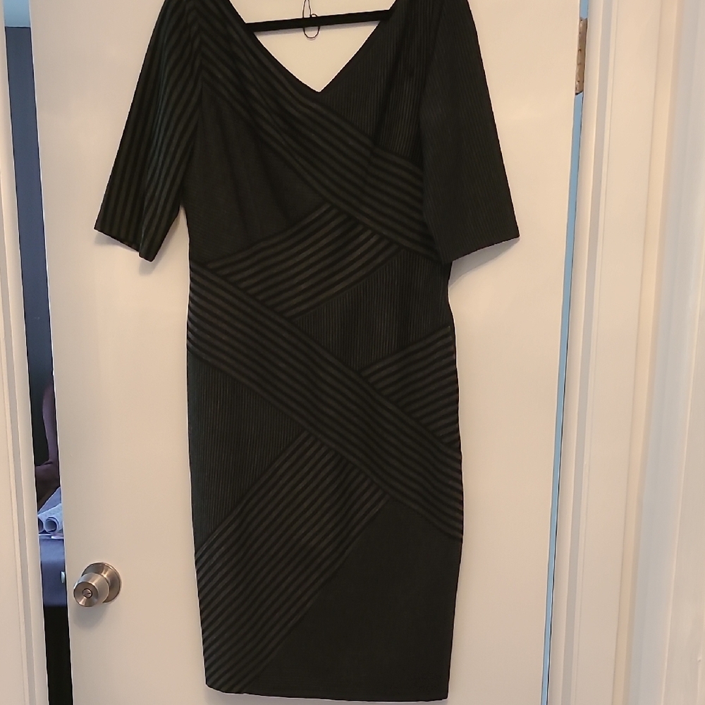 Black V-Neck Sheath Dress with 3/4 Sleeves